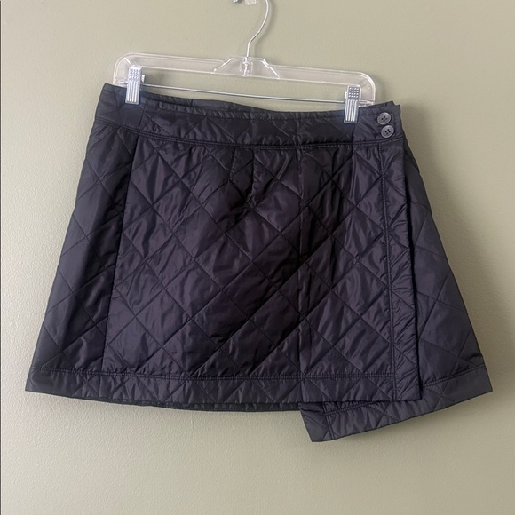 Woolrich Black Insulated Quilted Mini Skirt Sz 8 - Picture 2 of 5
